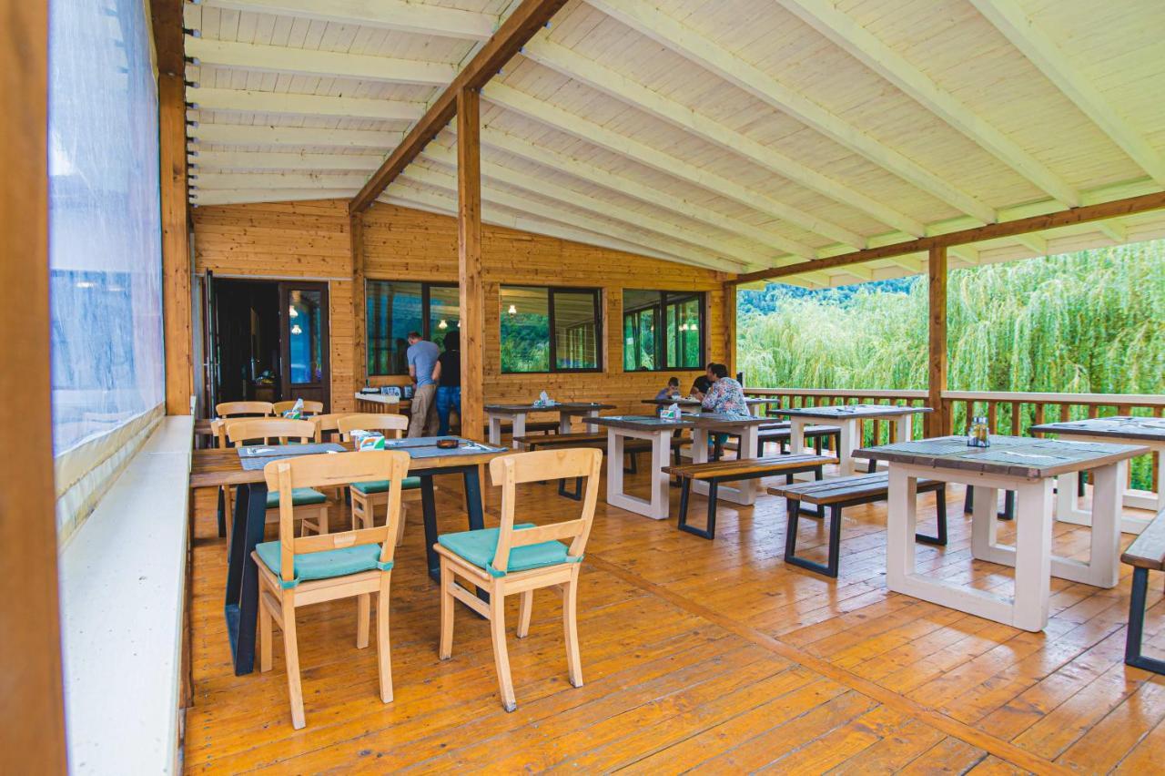 Hotel Class Brezoi Exterior photo